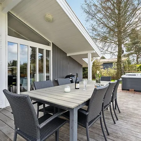 Justiina - 800m From The Sea By Interhome